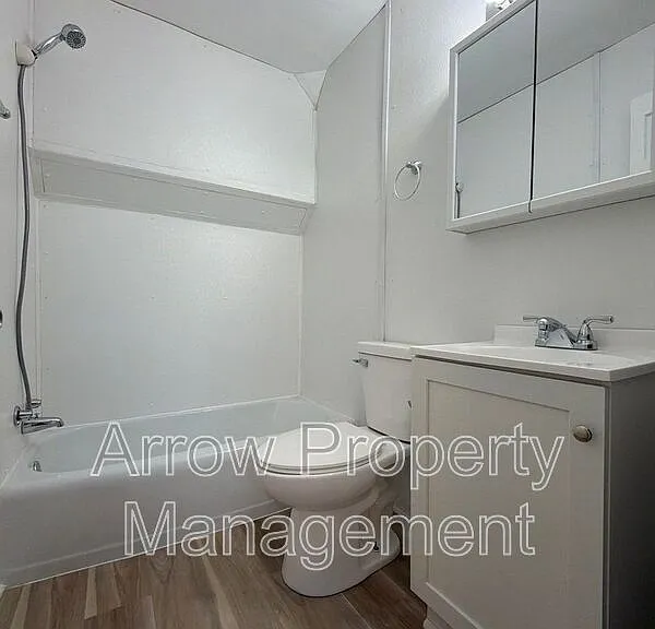 141 N 4th St #2 — Photo 8