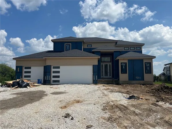 16701 Parkhill St, Overland Park, KS 66221