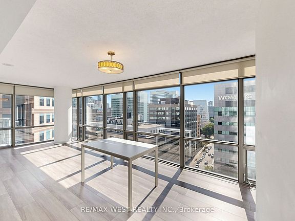 4th image of 38 Grenville St #1203