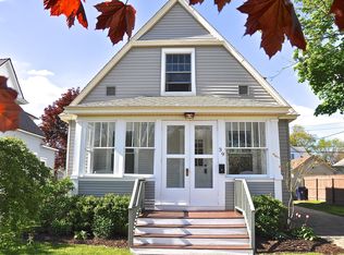 39 Cherry St, Holland, MI 49423