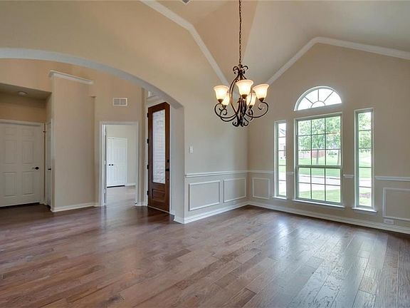 5th image of 305 Fountain Creek Ct