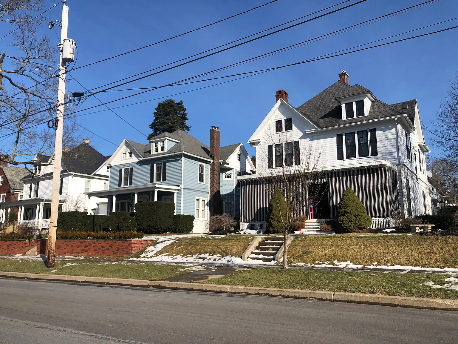 4 bed, 1994 sqft, $1,750 — Photo 2