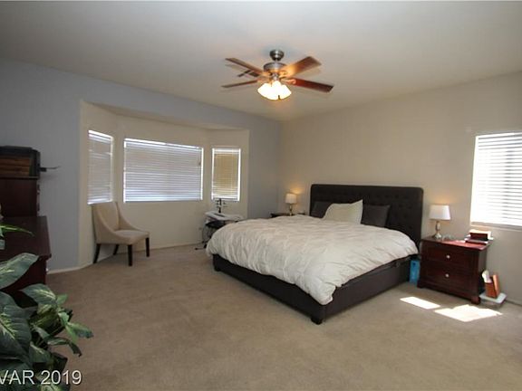 3rd image of 4704 Vincent Hill Ct