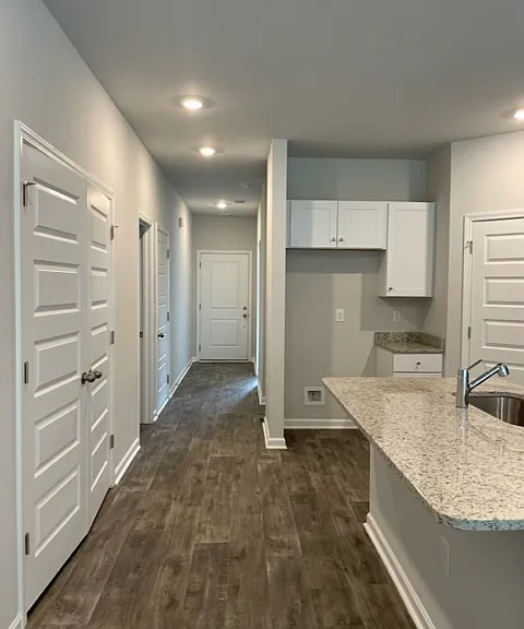 129 Hoffman Park Dr — Photo 9