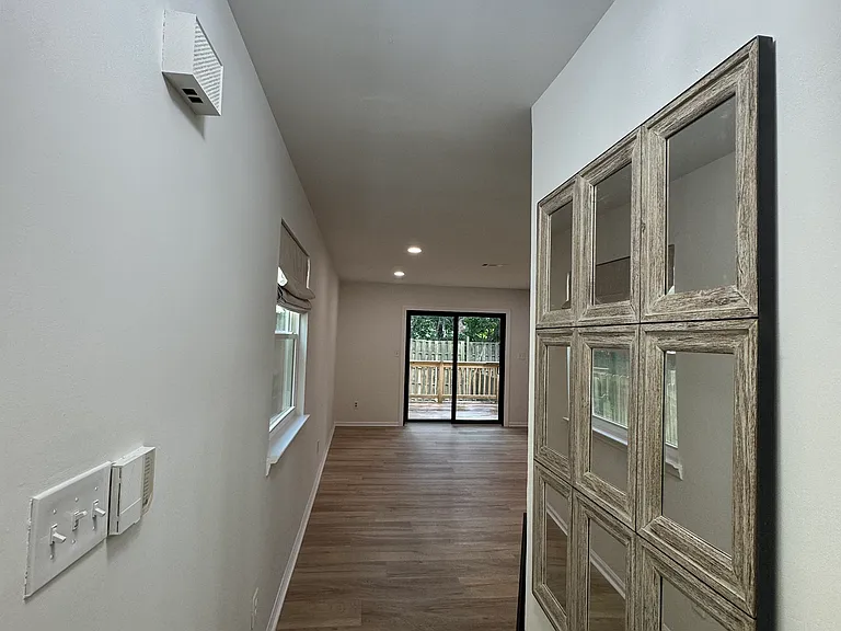 1246 Falling Water Dr SE — Photo 3
