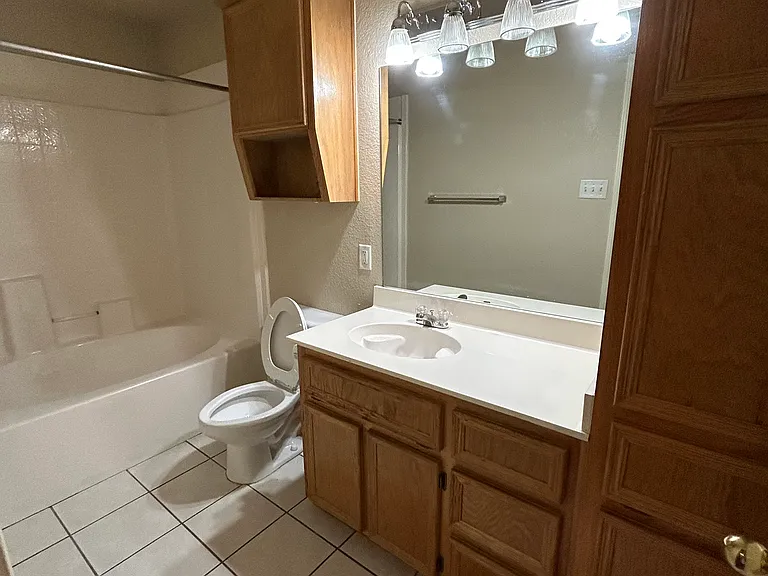 4506 Pennington Ave #B — Photo 9