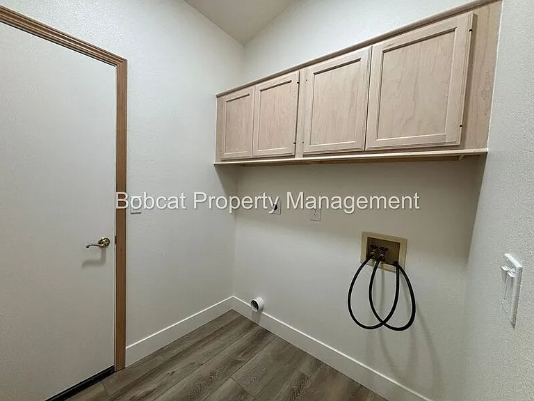 1300 Bridle Way — Photo 41