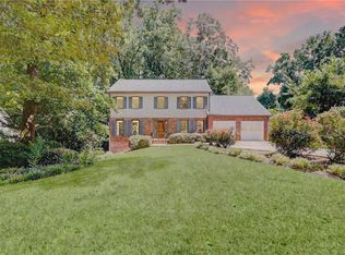 1049 Seven Springs Cir, Marietta, GA 30068