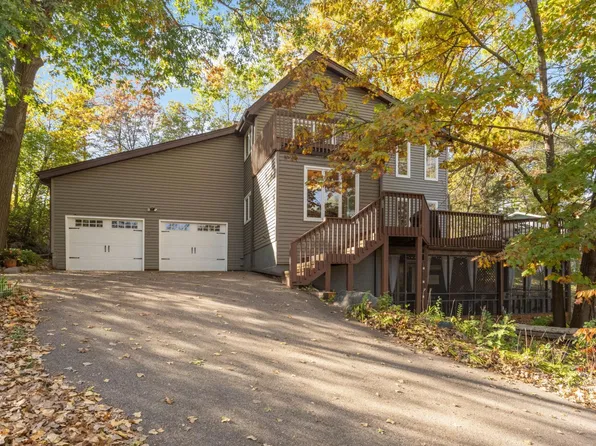 10294 Oak Shore Dr, Lakeville, MN 55044