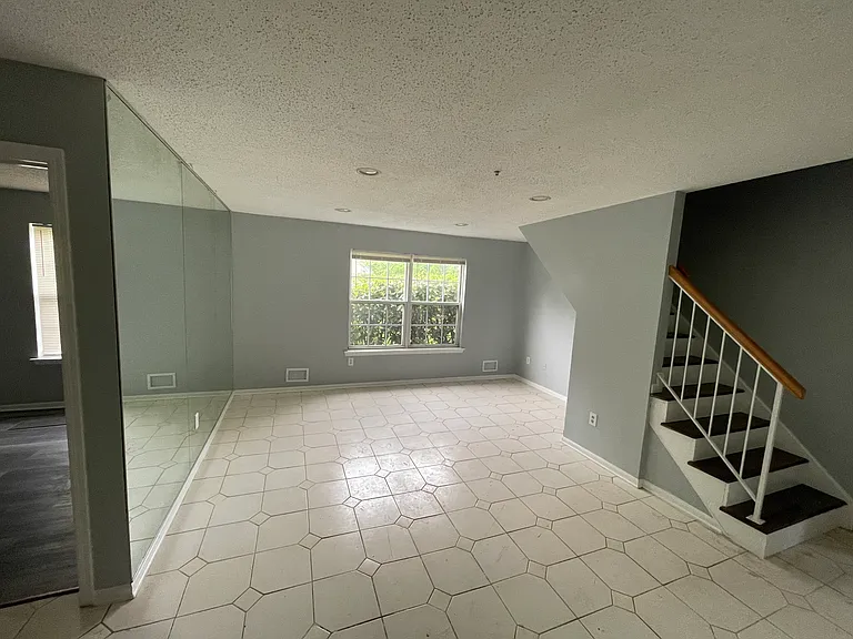 6 Prestwick Way — Photo 7