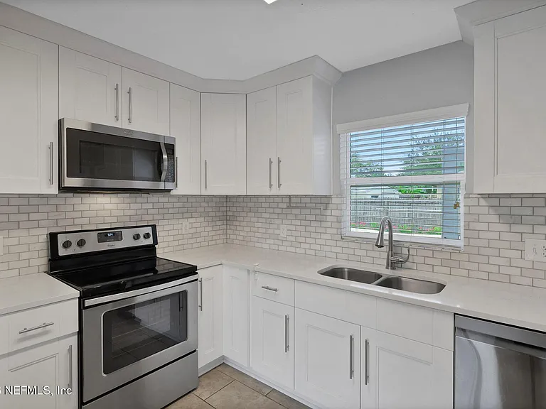 42 Dolphin Blvd — Photo 20