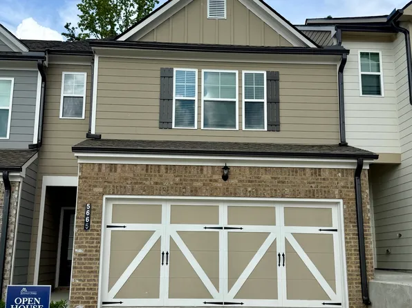 5665 Overview Dr, Flowery Branch, GA 30542