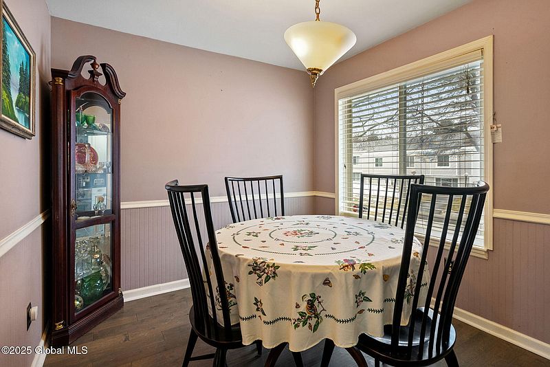 5th image of 1006 S Rockport Court