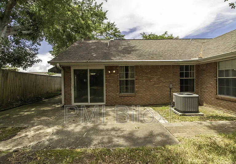 776 Whitney Dr — Photo 25