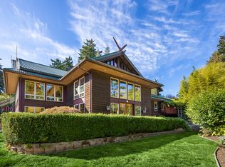 11421 Logg Rd NE, Bainbridge Island, WA 98110