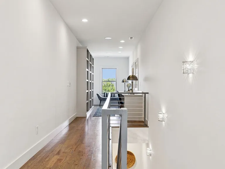 3117 Belwood St — Photo 29