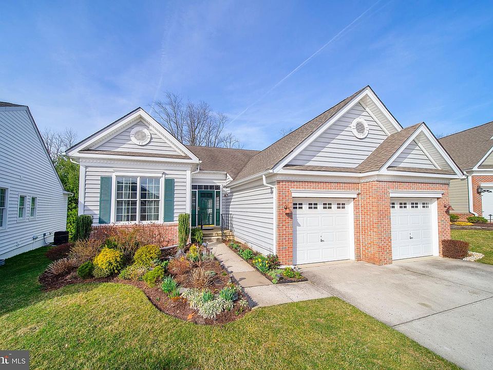 1st image of 96 S Valentine Dr