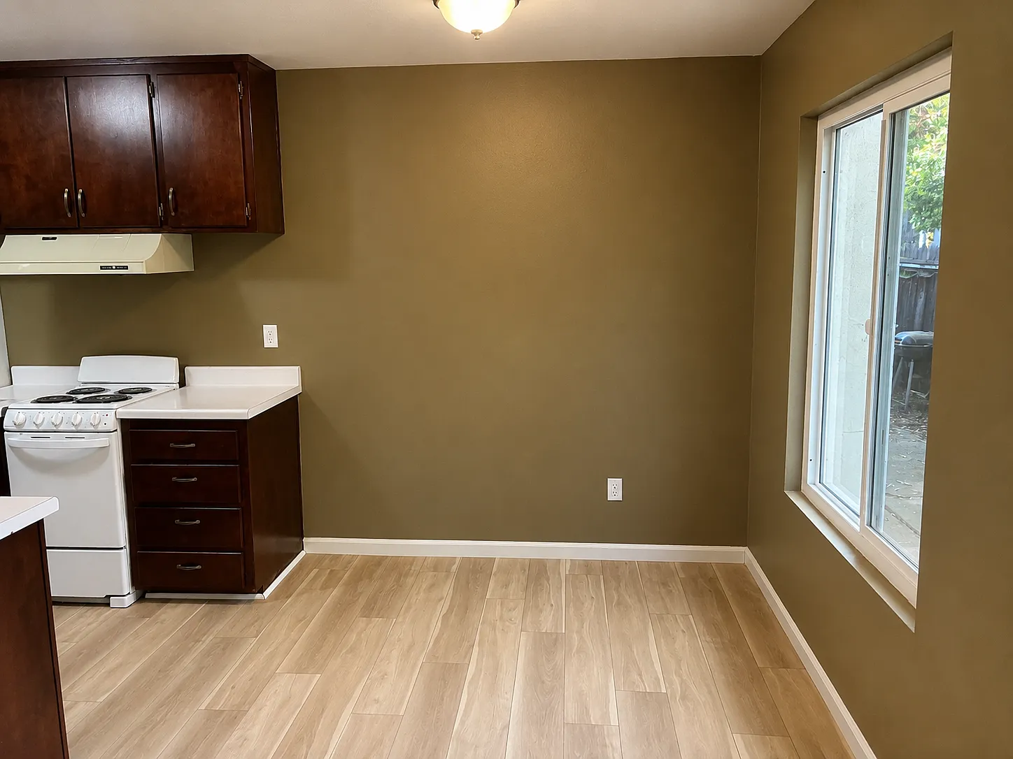2 bed, 1000 sqft, $2,800 — Photo 2