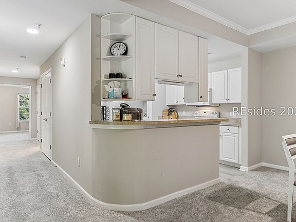 5th image of 4924 Bluffton Pkwy Unit 23-304