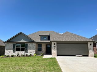 975 Trailwood St, Springdale, AR 72762