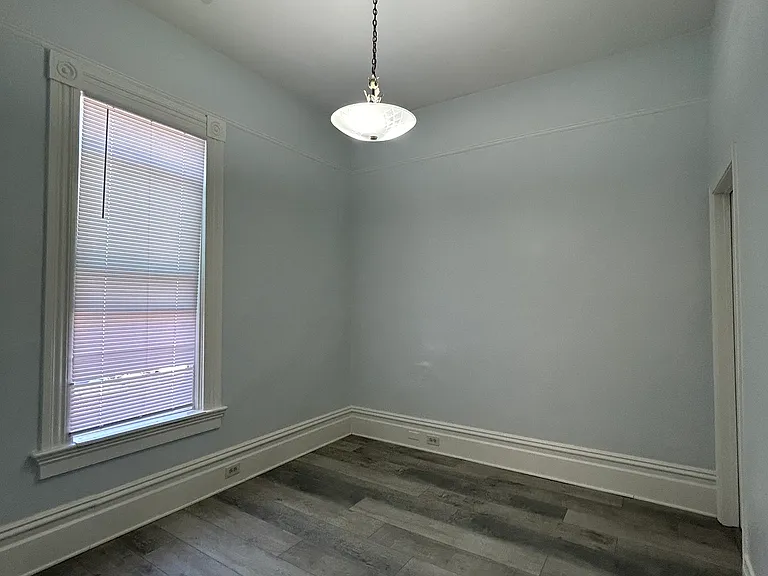 2133 E 15th St — Photo 10
