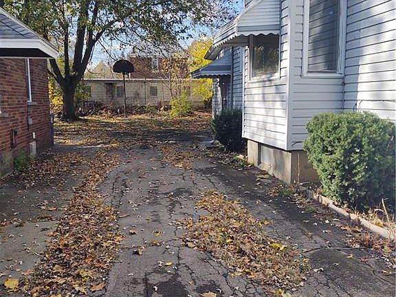 3rd image of 546 19th St