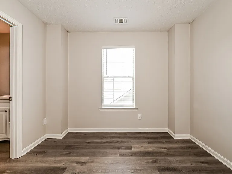 1375 Lafayette Sq — Photo 13