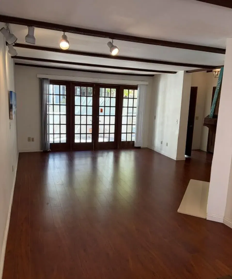 2 bed, 2.5 bath, 1358 sqft, $3,950 — Photo 4