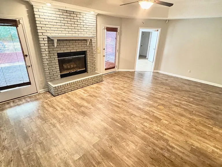 205 Oak Bluff Dr — Photo 11