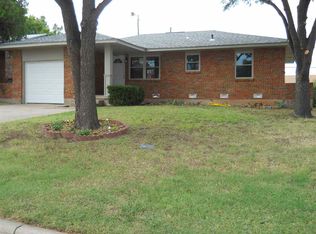 6431 NW Compass Dr, Lawton, OK 73505