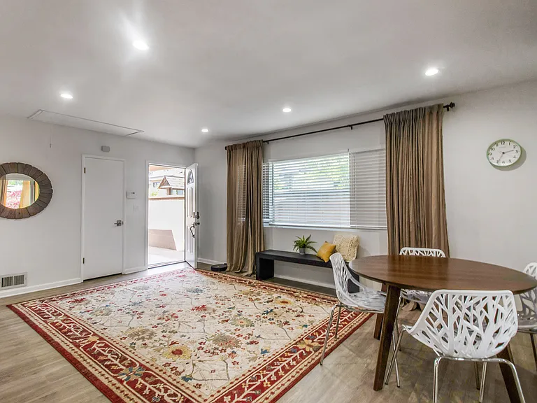 3230 N Lewis Ave — Photo 15