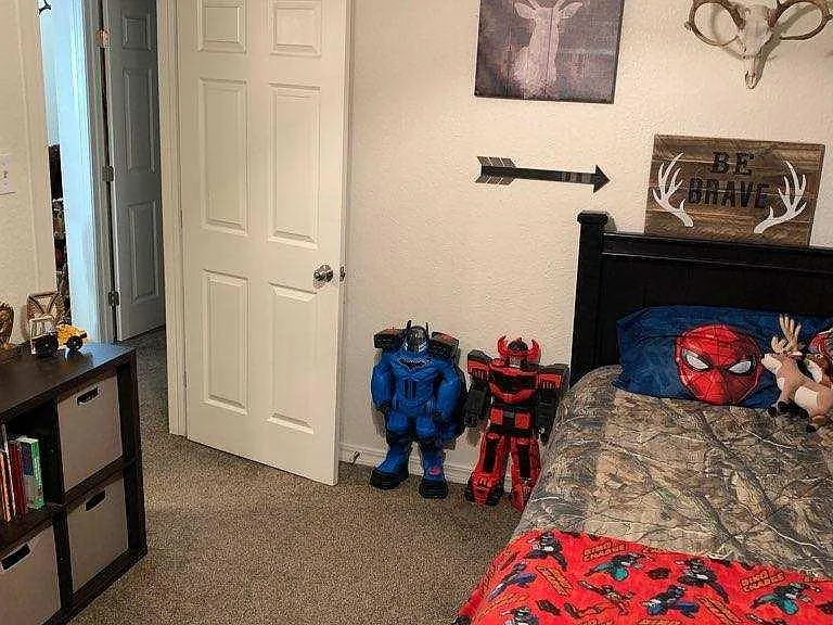 Center bedroom.