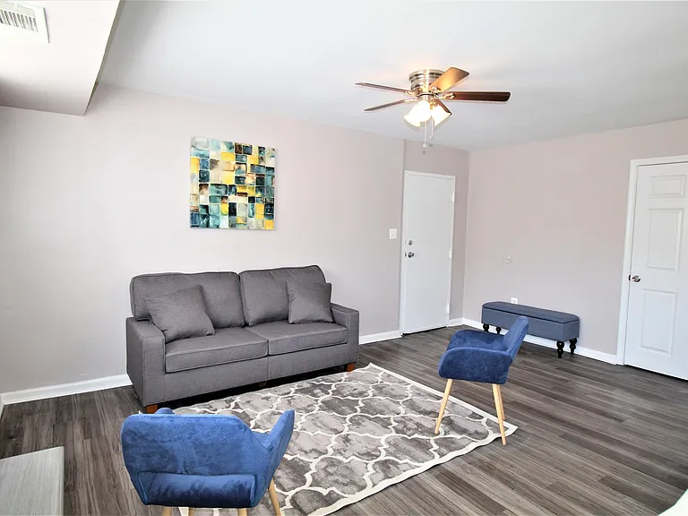 814 Nat Ct — Photo 3