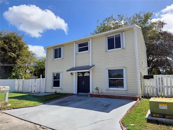 854 SW 8th Pl, Florida City, FL 33034