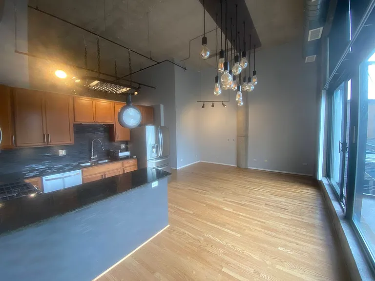 1934 N Washtenaw Ave #205 — Photo 13