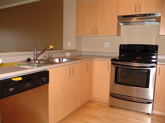 2nd image of 19500 Ballinger Way NE APT 403
