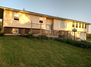 689 E 550th Rd, Lawrence, KS 66047