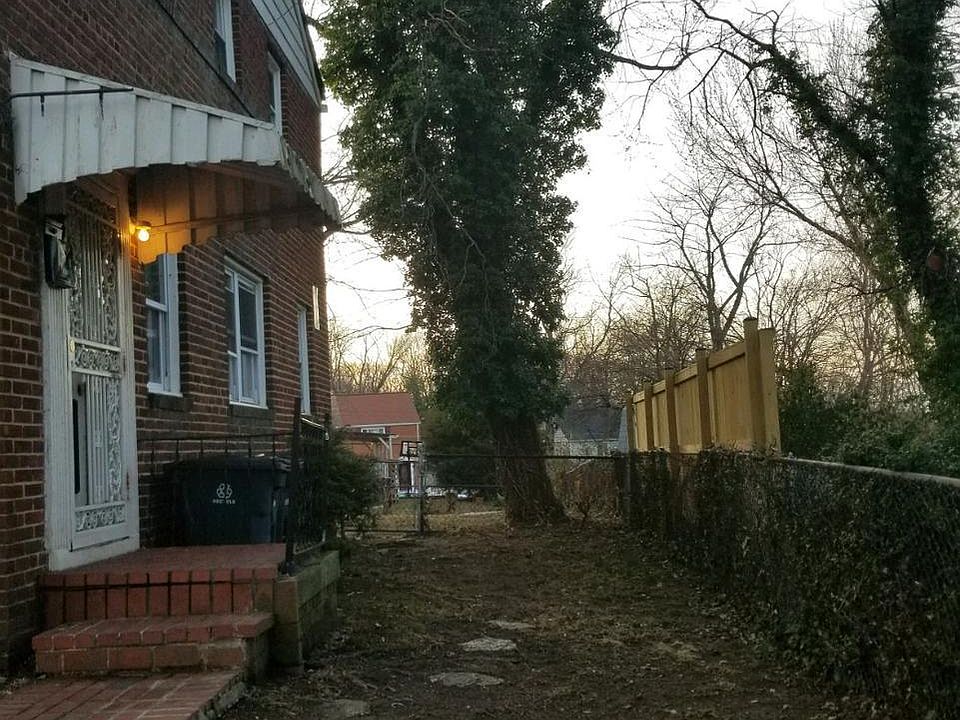 2nd image of 2211 Wyngate Rd