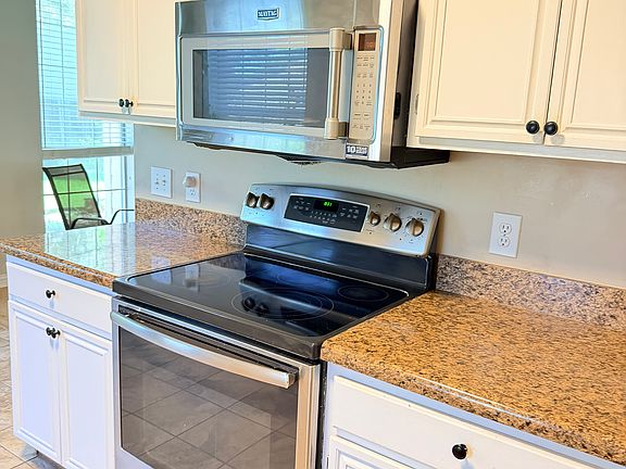 3rd image of 3401 Canyon View Ct