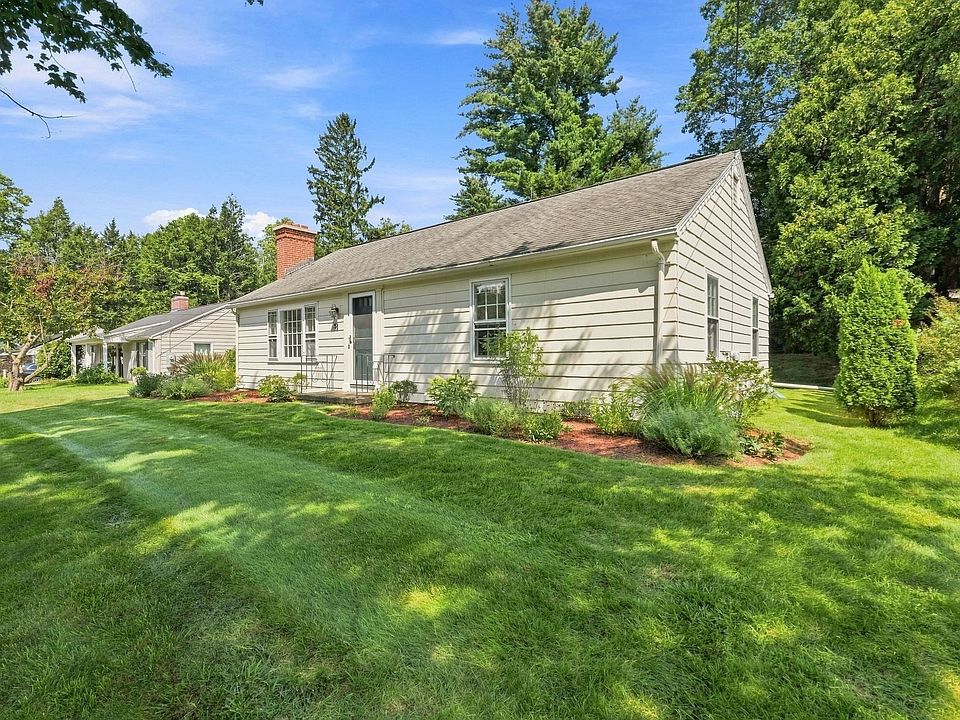 1st image of 52 Blue Hills Rd