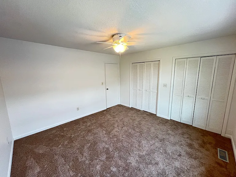 4805 Little River Rd #4 — Photo 16