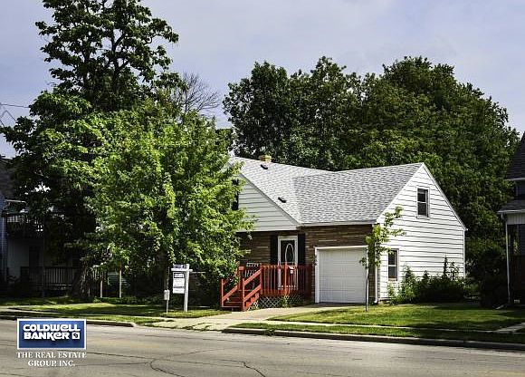 Permastone and Vinyl Exterior