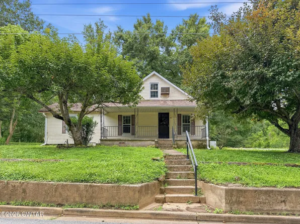 167 W 3rd St, Henderson, TN 38340