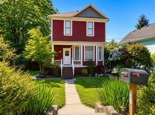 533 38th St, Astoria, OR 97103