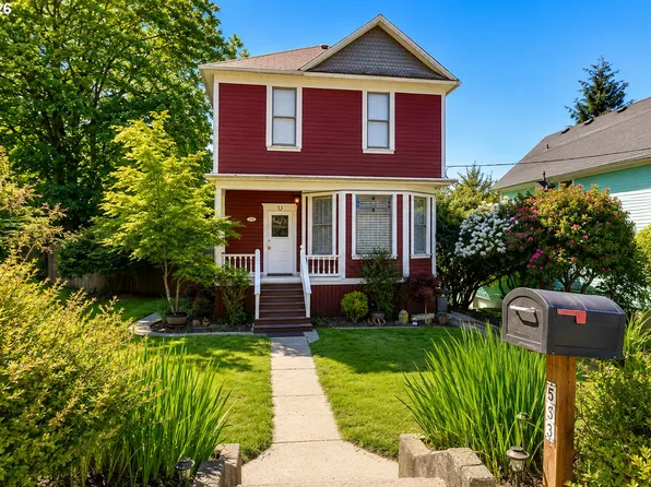 533 38th St, Astoria, OR 97103