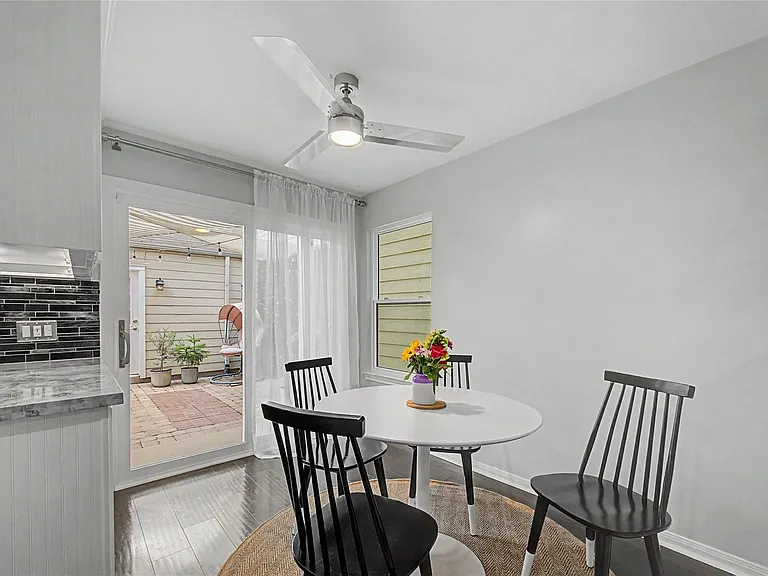 1104 Buckner St — Photo 16