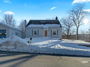 72 Youngs Rd, Lunenburg, MA 01462