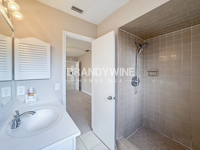 8236 Weybridge Dr — Photo 18