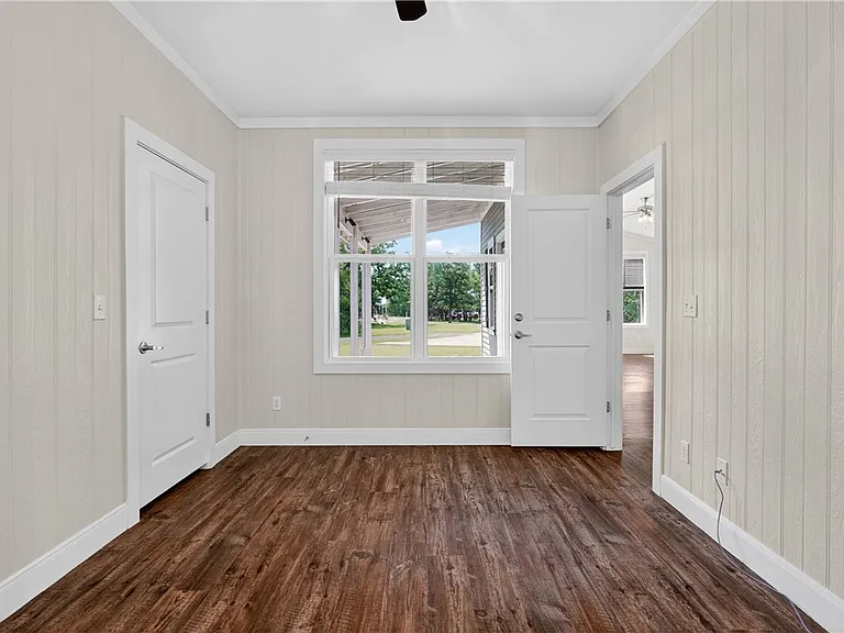 5444 Raymond Stotzer Pkwy — Photo 14