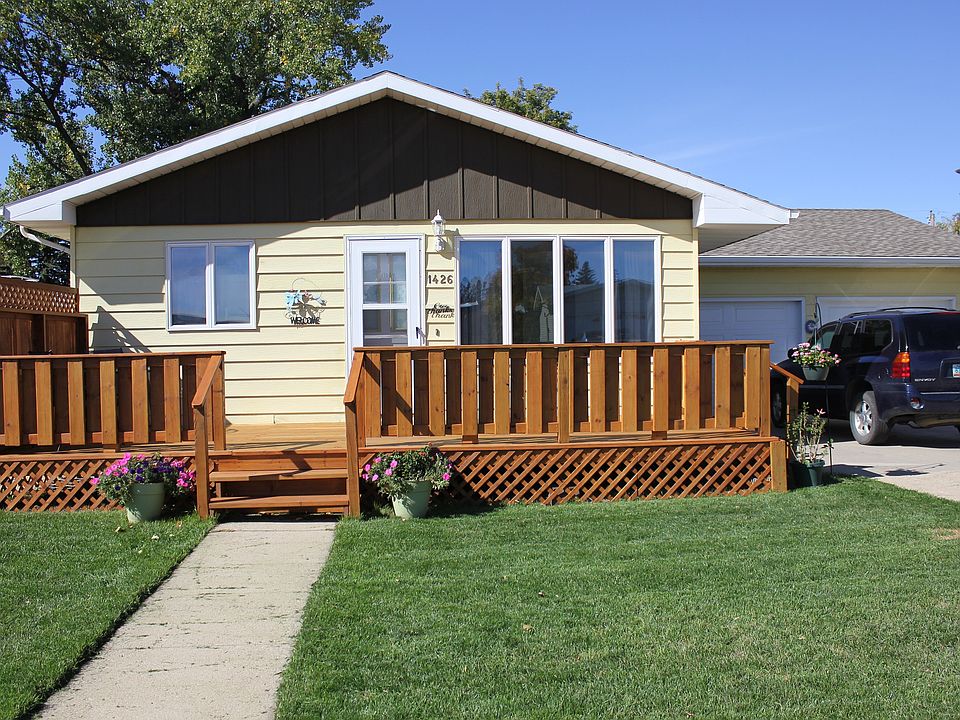 Spacious deck!